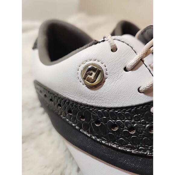 FootJoy Womens Golfing Shoes Lo‎ Pro 93927 White Black Rubber Spikes US Size 8 M - Picture 4 of 9